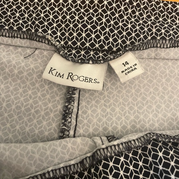 Kim Rogers Geometric Print Stretch Pull On Bermuda Shorts Size 14 - Picture 4 of 6